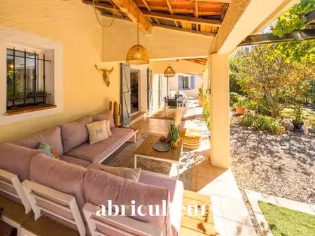 propriété avec deux gîtes labellisés 4 étoiles en vente à aups (83630)