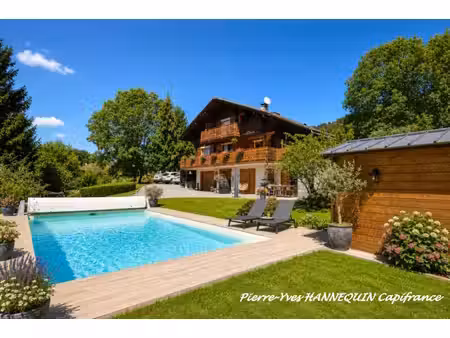 chalet avec vue panoramique  piscine chauffée et t2 indépendant