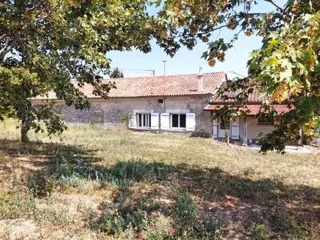 ancien corps de ferme isolé