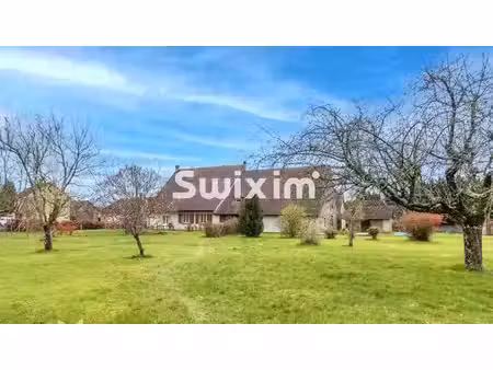maison avec dépendances et 14436m2 de terrain