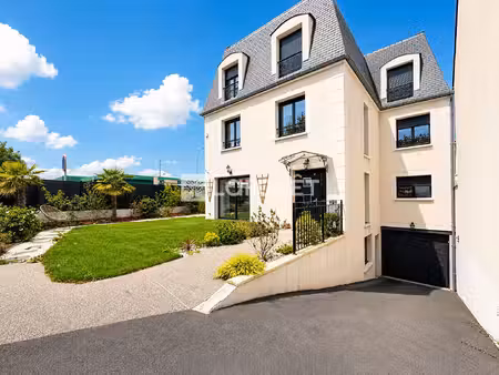 superbe maison contemporaine de 250 m² située à montesson  à seulement 15 minutes du rer d