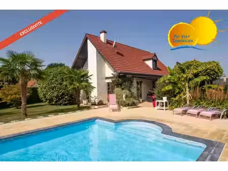 maison d'architecte  5ch  sous-sol  piscine  terrain 1400m²