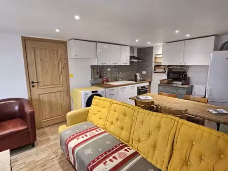 seranon : studio mezzanine en duplex avec terrasse et parking