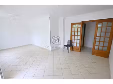 appartement t3 à fontaine