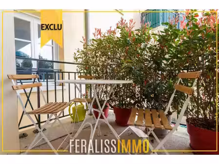 superbe studio avec terrasse !