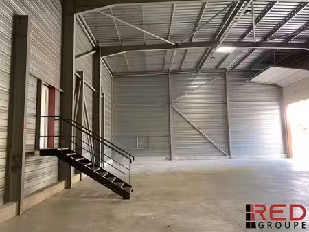 location entrepôt signes 83870 470m²