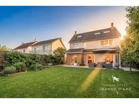 les loges-en-josas – maison familiale de 190 m²  5 chambres et jardin