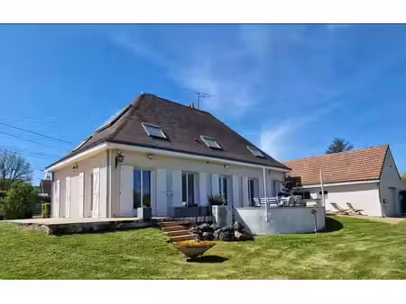 maison familiale lumineuse de 167 m²  5 chambres  terrain de 1 268 m² a pernay