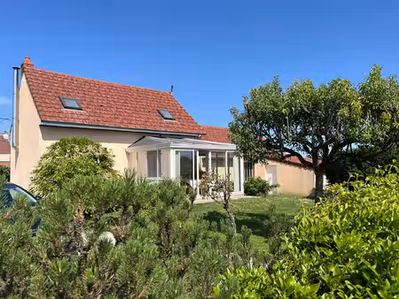 maison 95 m2 - beau jardin paysage et arbore