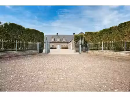 villa exceptionnelle - environnement prisé - hannut centre