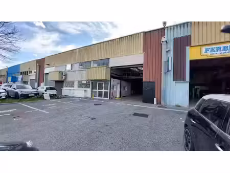 location locaux professionnels 538 m² à mandelieu-la-napoule (06210)  5 842 €