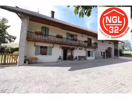 secteur des bornes 74 800 etaux . cette ancienne ferme de 9 pi?