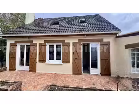 à louer - maison 3 pièces avec jardin et garage - jargeau