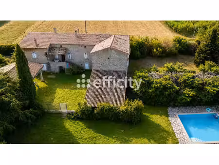 maison 7 pièces - 207 m²