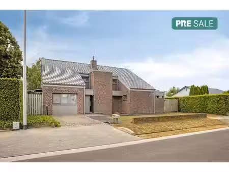 maison familiale prête à emménager avec 3 chambres et jardin