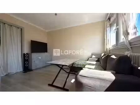appartement 65 m² -2 chambres à vendre en centre-ville d'albertville