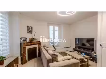 évian-les-bains – appartement 4 pièces  3 chambres face à l’embarcadère