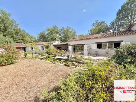 maison de plain-pied sur 1.6ha  avec piscine et ateliers