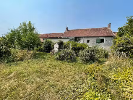 corps de ferme à rénover  à la campagne à 1h30 de paris
