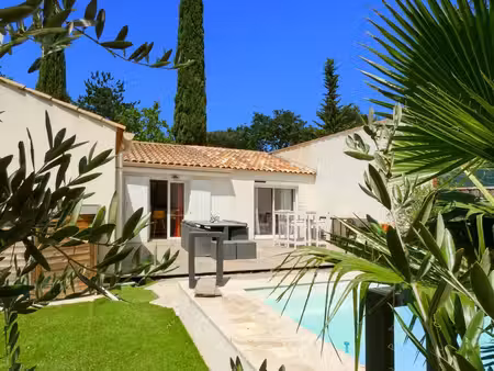 mazet de charme 57m2  jardin intimiste avec piscine cocktail