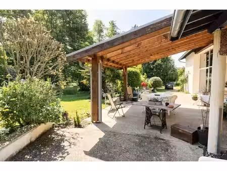 un havre de paix entre eau et nature : longère de 125 m2 habitables sur 8 600 m² de terrai
