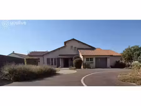 maison de caractère – 9 pièces – maulévrier