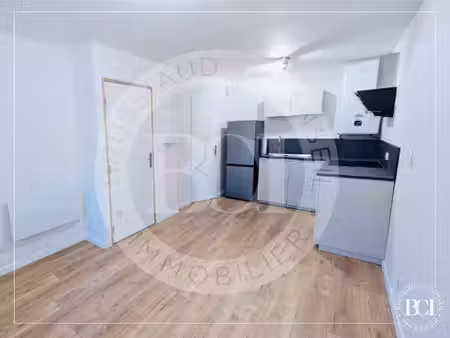 le champ pres froges  lieu dit truffat - studio rénové de 18 m²