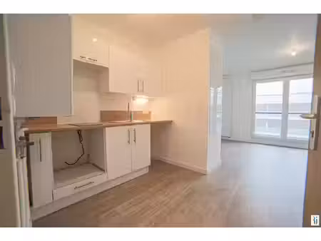 location appartement 1 pièce 28 m² à le mesnil-esnard (76240)