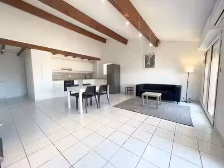 location appartement 3 pièces 66 m² à sausset-les-pins (13960)