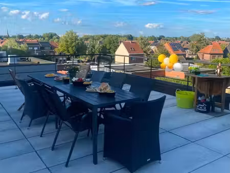 penthouse 2 chambres avec grande terrasse à edegem