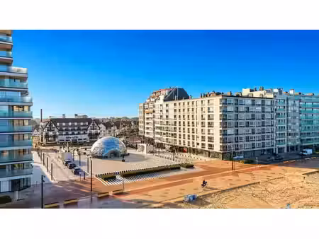 garage spacieux à vendre  très bien situé càd. sous la pl...