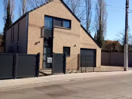 villa lumineuse 3 chambres à louer – proche commodités