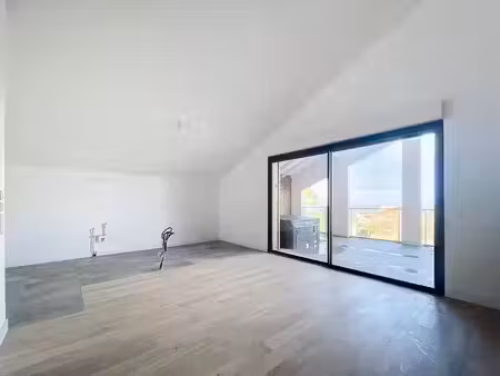 location appartement 4 pièces 127.55 m² à biarritz (64200)  3 600 €