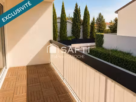 appartement 3 chambres balcon  place de parking   ascenseur