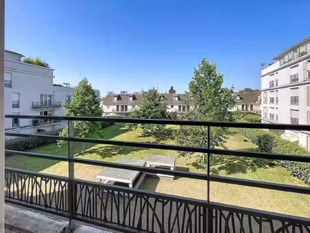 superbe f4 lumineux avec balcon et 2 parkings – résidence sécurisée