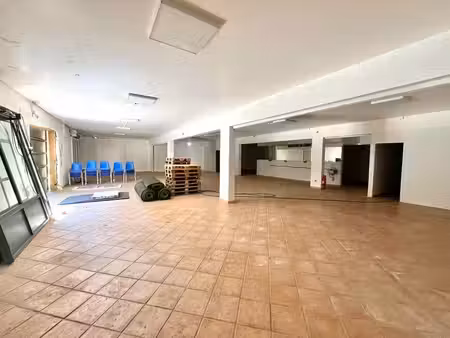 location entrepôt draguignan 83300 325m²