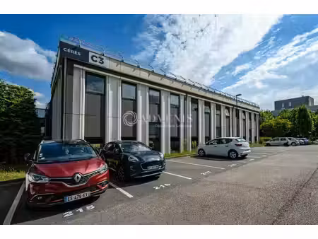 location local d’activités cergy 95800 597m²