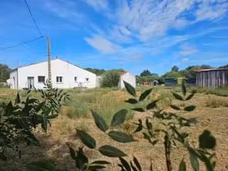 vente maison à la garnache (85710) : à vendre / 106m² la garnache