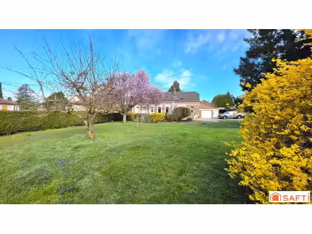 superbe longère t6 de 163m²  habitable de plain pied  sur un parc de 1884m²