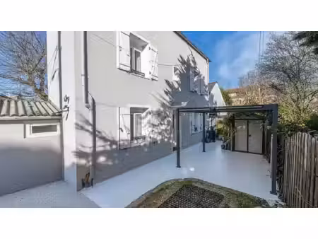 maison rénovée 5 pièces avec terrasse et jardinet