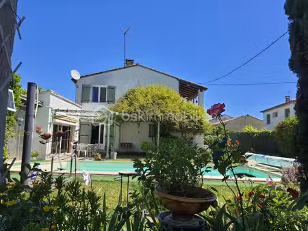 maison de 135 m² à saint-julien-les-rosiers