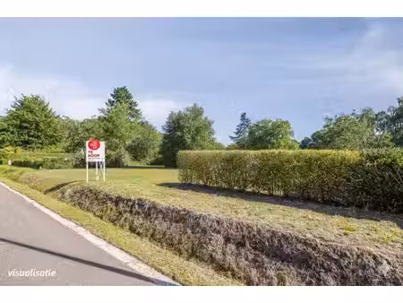 villaperceel van 2445m² met te slopen woning te koop in geel