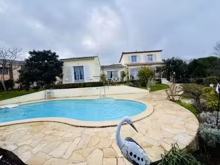 villa t4 de 147m2 avec vue  piscine  garage sur 1200m2 de terrain