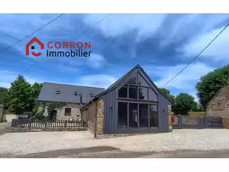 maison en pierre et gîte dans un hameau