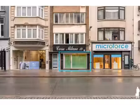 lichtrijk commercieel gelijkvloers op toplocatie.