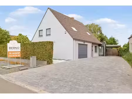 riante  instapklare villa met tuinpaviljoen en garage op 1.065m²