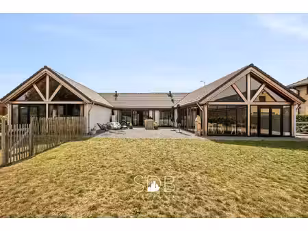 uw expert in luxe vastgoed & paardenvastgoed