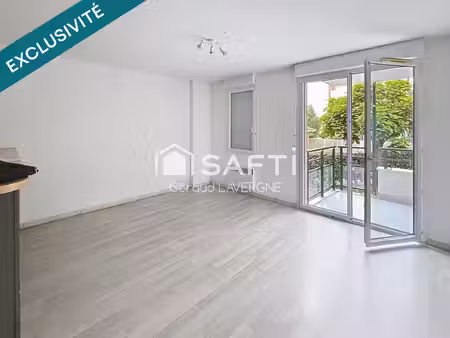 t3 avec balcon  piscine et 2 parkings