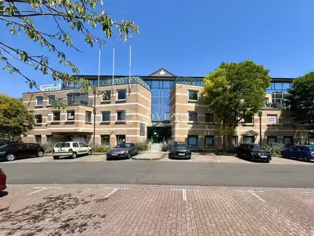 location bureaux 34 m² à 943 m²
