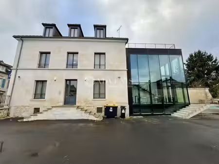 location bureaux 226 m² à 276 m²